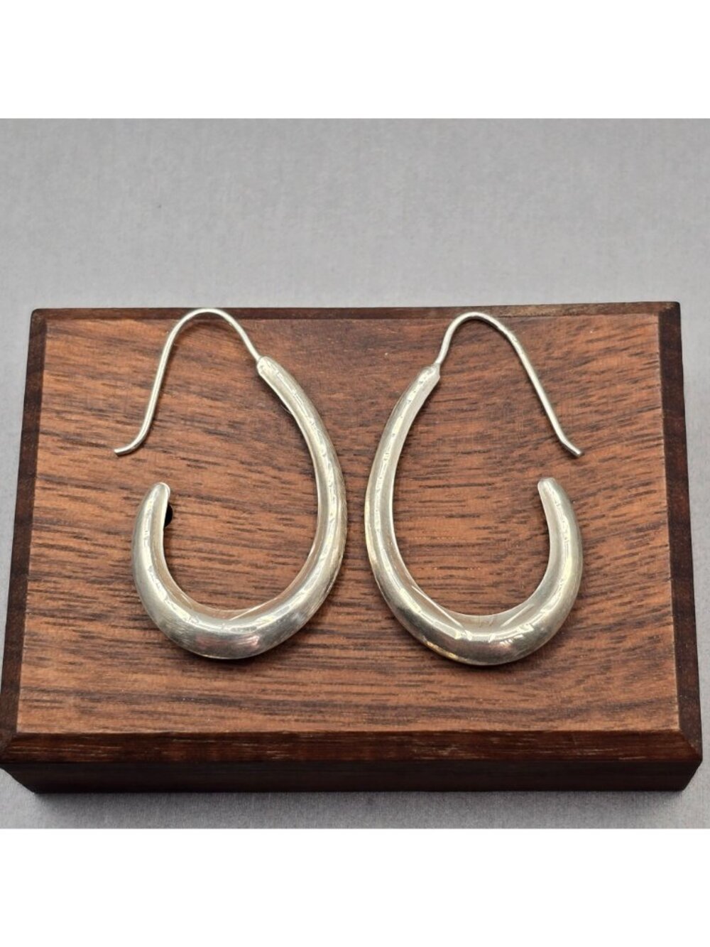Vintage Sterling Silver Etched J Hoop Earrings Puffy Tapered Dangle 1.25" - Picture 6 of 11